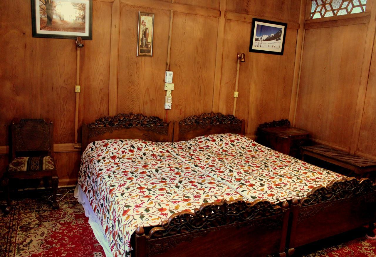 Morning Star Group Of Houseboats Hotel Srīnagar Buitenkant foto